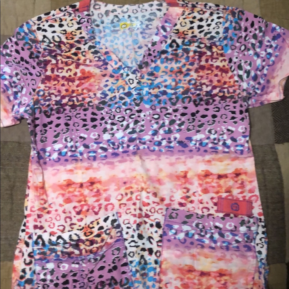 Scrub top